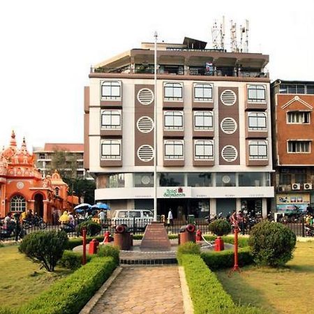 Hotel Satyaheera Мапуса Екстериор снимка