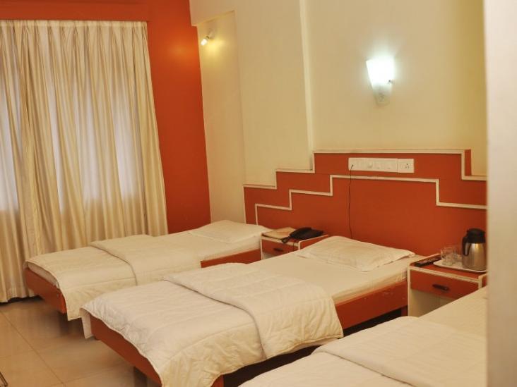 Hotel Satyaheera Мапуса Екстериор снимка